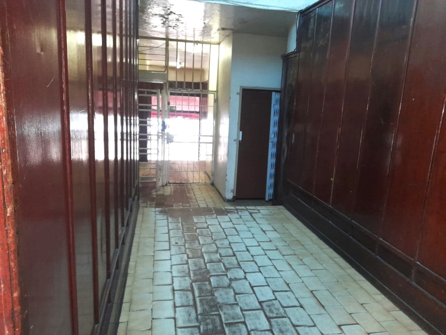 1 Bedroom Property for Sale in Hillbrow Gauteng