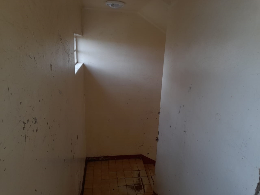1 Bedroom Property for Sale in Hillbrow Gauteng