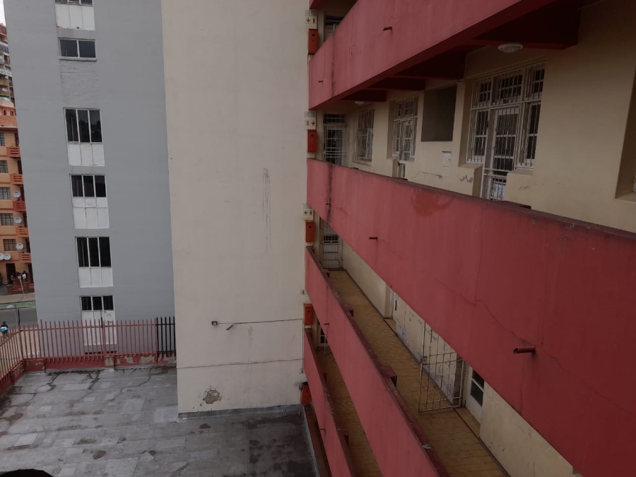 1 Bedroom Property for Sale in Hillbrow Gauteng