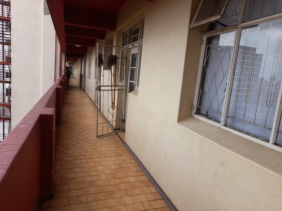 1 Bedroom Property for Sale in Hillbrow Gauteng