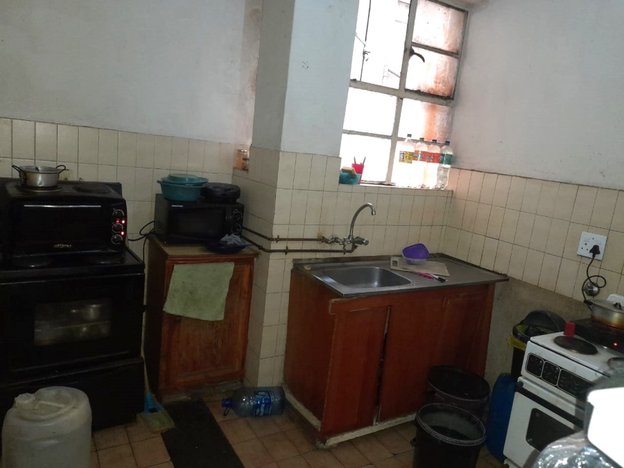 1 Bedroom Property for Sale in Hillbrow Gauteng