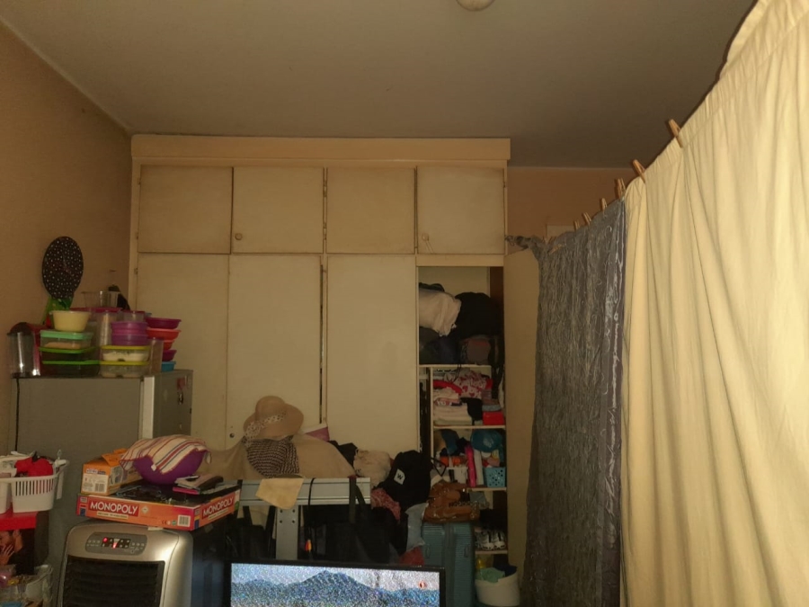 1 Bedroom Property for Sale in Hillbrow Gauteng
