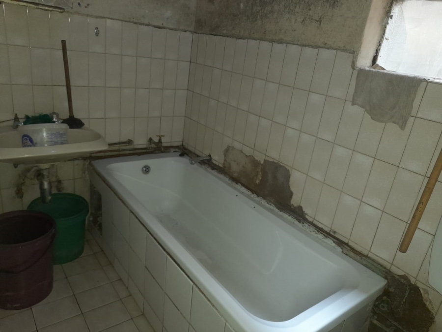 1 Bedroom Property for Sale in Hillbrow Gauteng