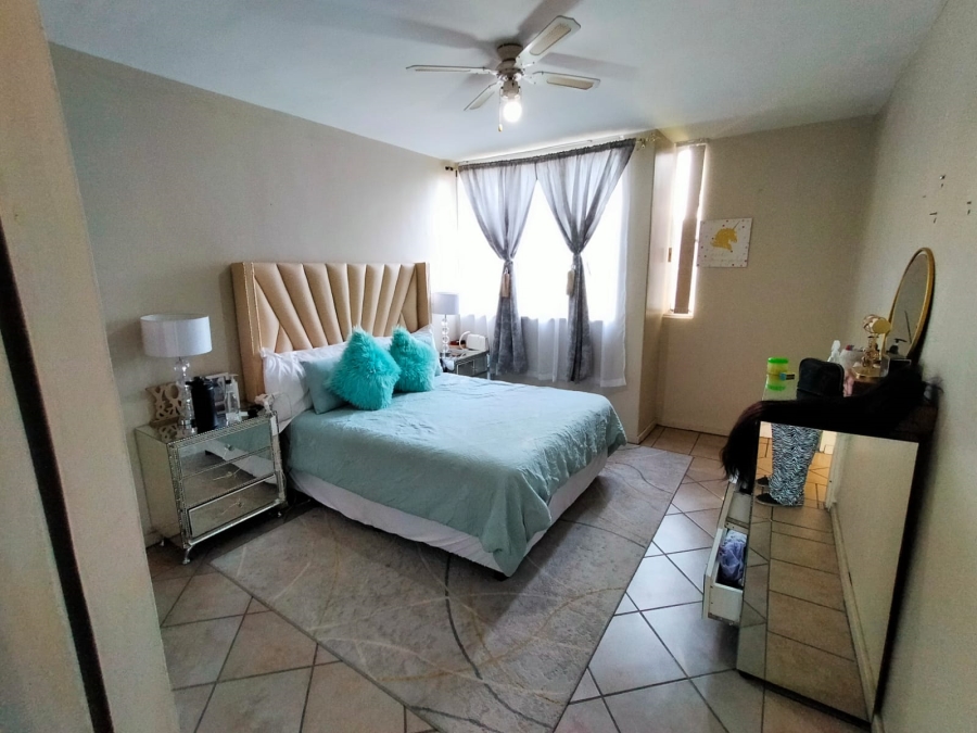 2 Bedroom Property for Sale in Windsor West Gauteng