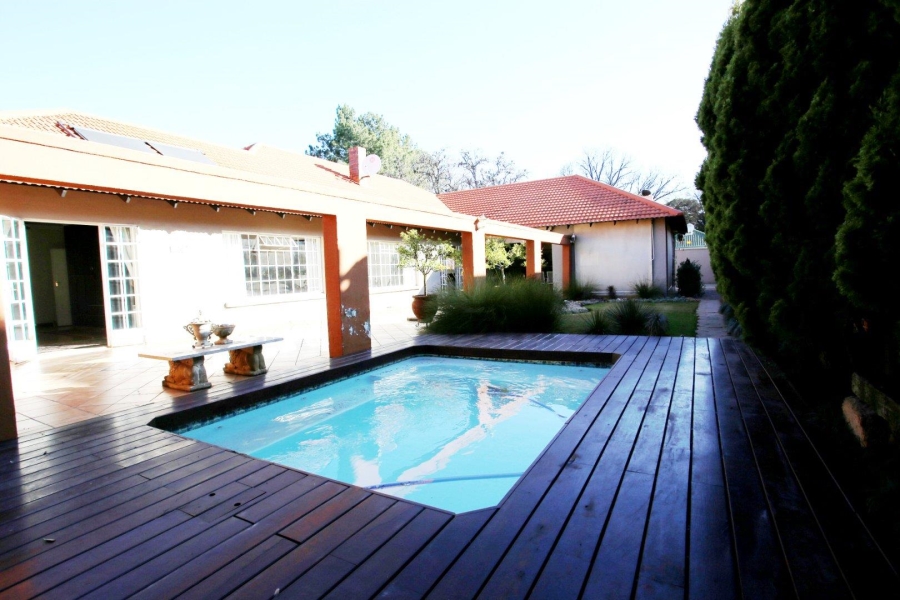 4 Bedroom Property for Sale in Three Rivers Proper Gauteng