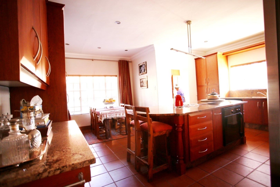 4 Bedroom Property for Sale in Three Rivers Proper Gauteng