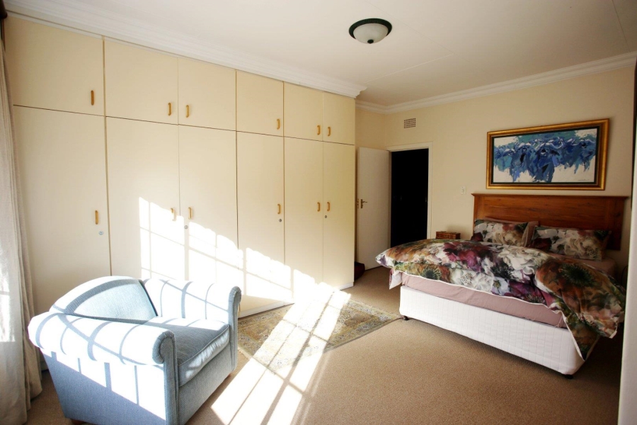 4 Bedroom Property for Sale in Three Rivers Proper Gauteng