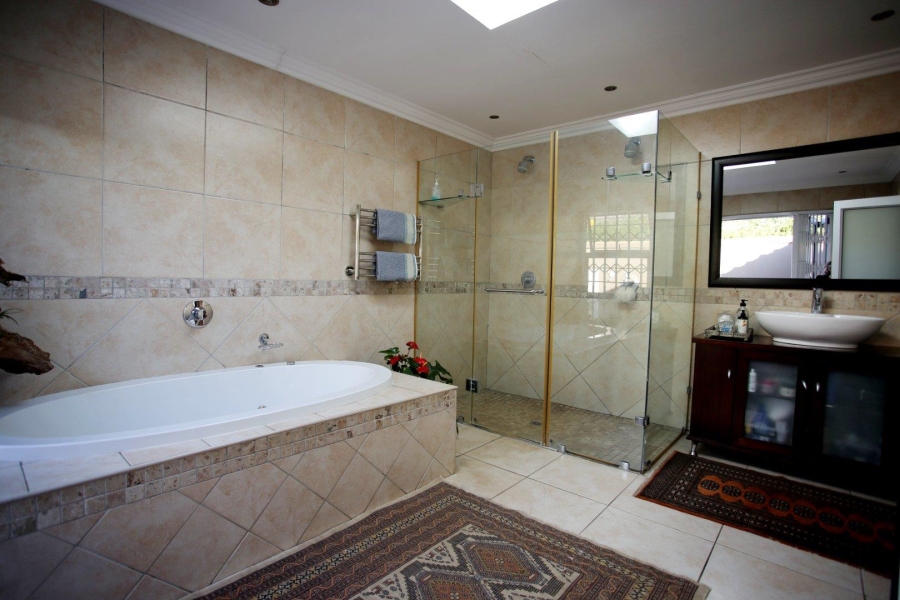 4 Bedroom Property for Sale in Three Rivers Proper Gauteng