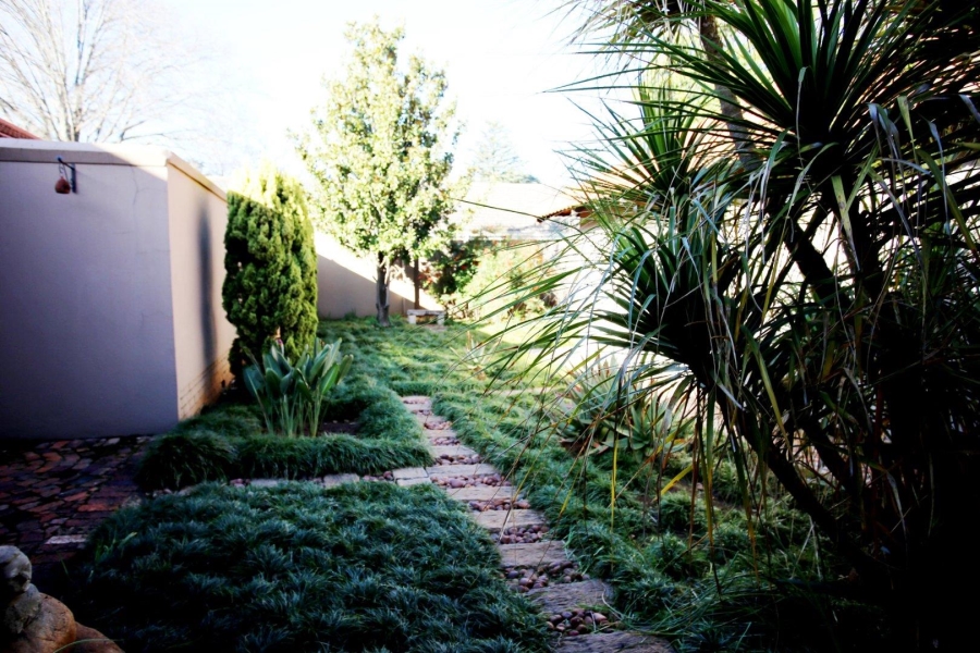 4 Bedroom Property for Sale in Three Rivers Proper Gauteng