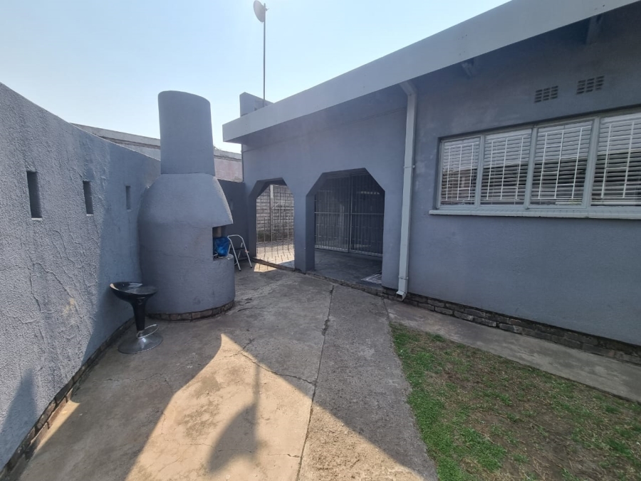 3 Bedroom Property for Sale in Vanderbijlpark SE 6 Gauteng
