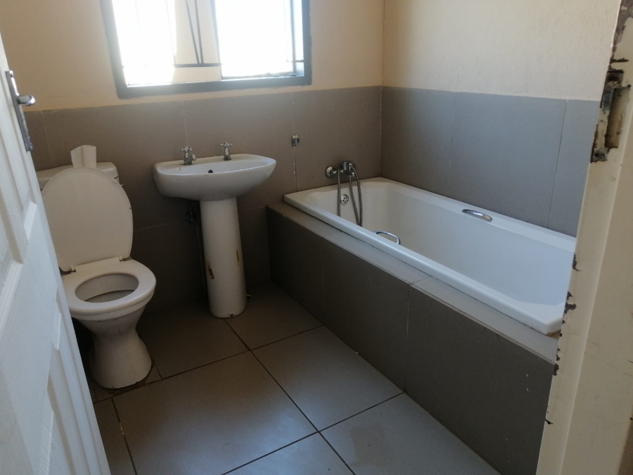 2 Bedroom Property for Sale in Stretford Gauteng