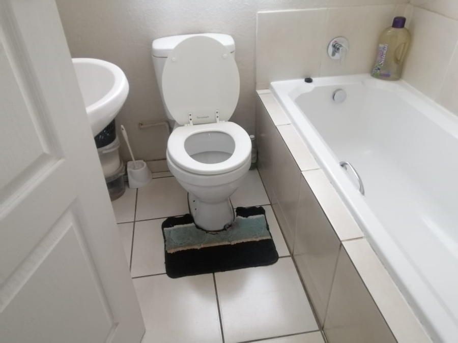 2 Bedroom Property for Sale in Vanderbijlpark CE 4 Gauteng