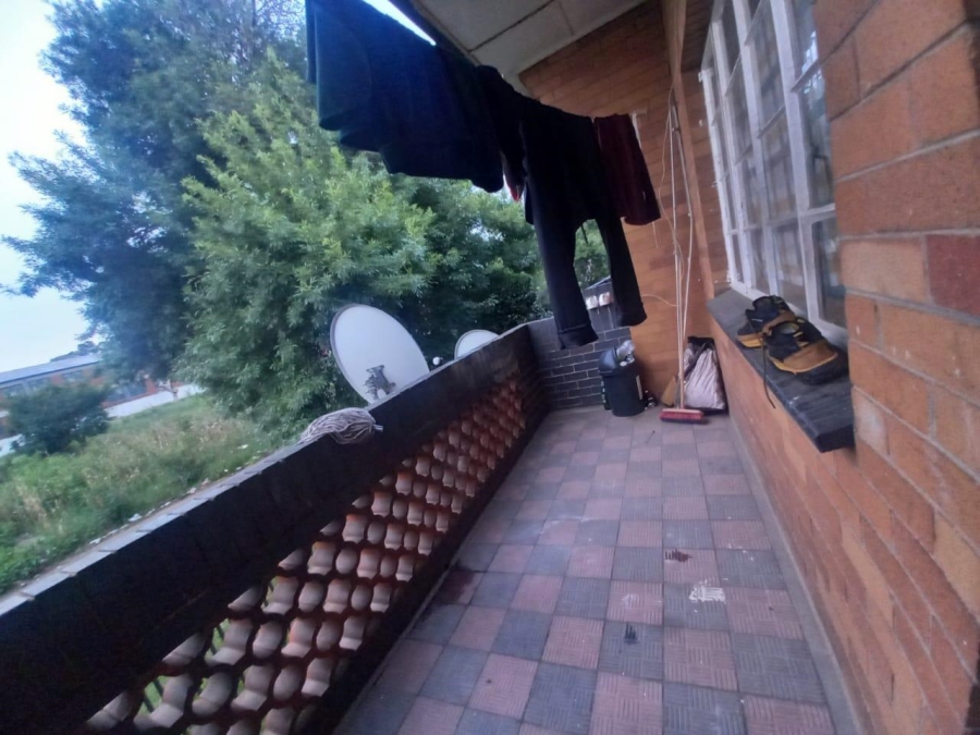 2 Bedroom Property for Sale in Driehoek Gauteng