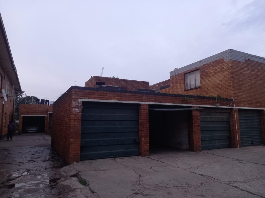 2 Bedroom Property for Sale in Driehoek Gauteng