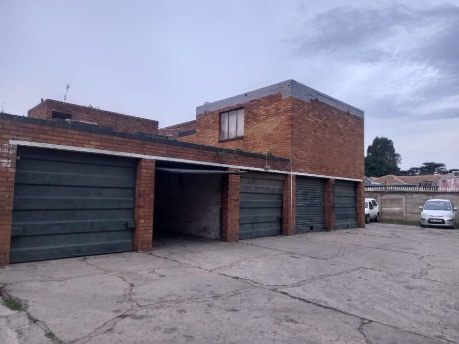 2 Bedroom Property for Sale in Driehoek Gauteng
