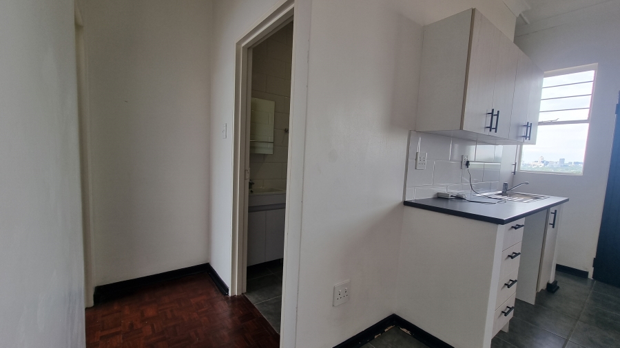 To Let 1 Bedroom Property for Rent in Blairgowrie Gauteng