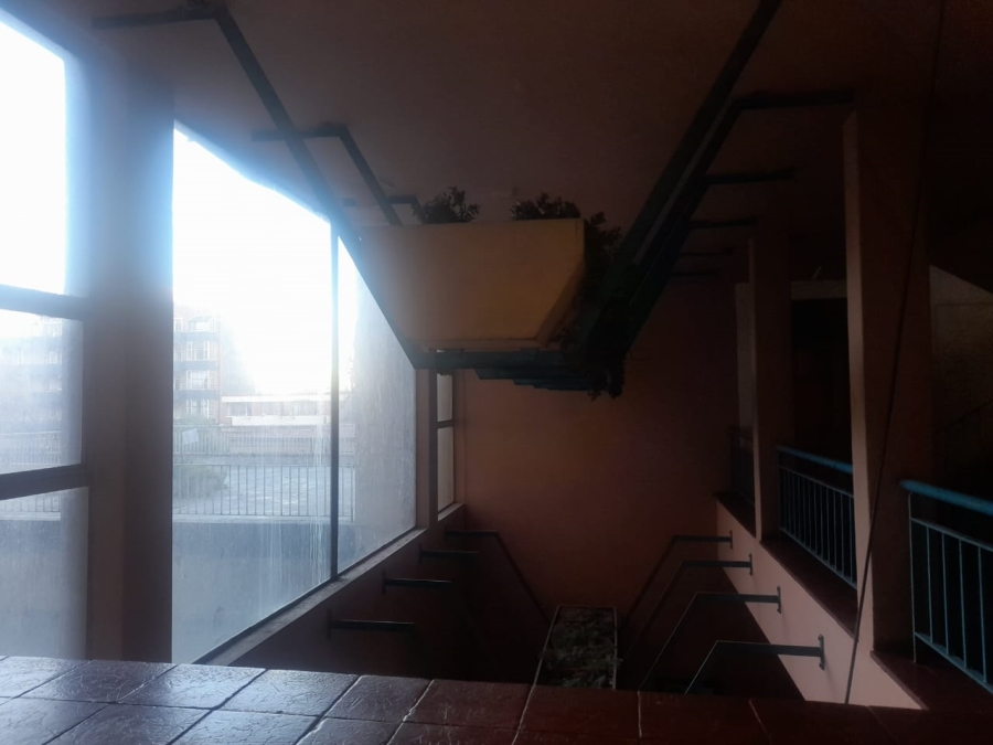 2 Bedroom Property for Sale in Hillbrow Gauteng
