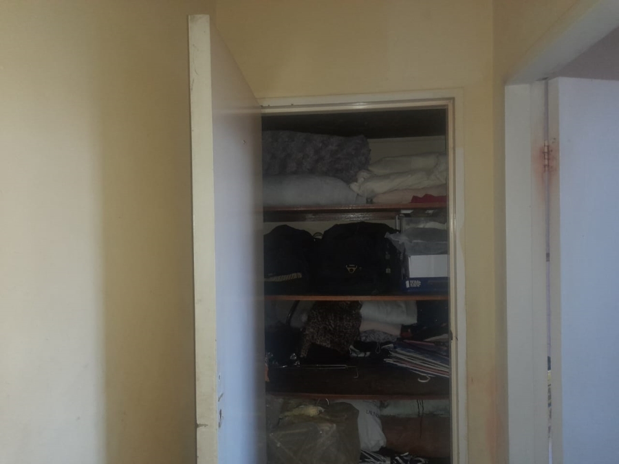 2 Bedroom Property for Sale in Hillbrow Gauteng