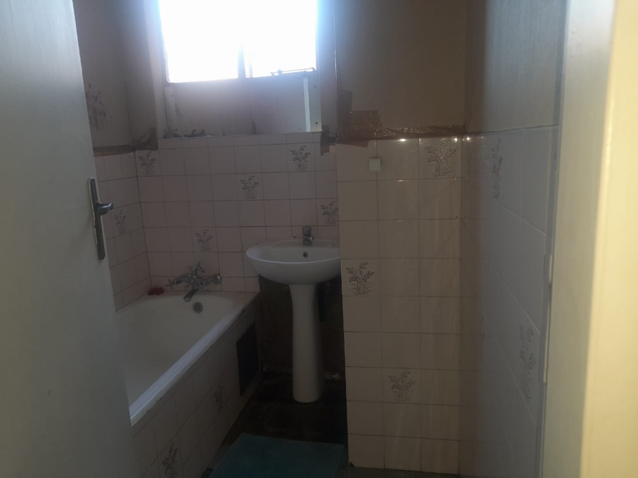 2 Bedroom Property for Sale in Hillbrow Gauteng