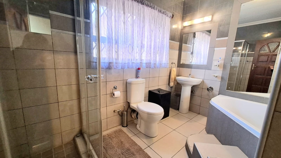 3 Bedroom Property for Sale in Three Rivers Gauteng