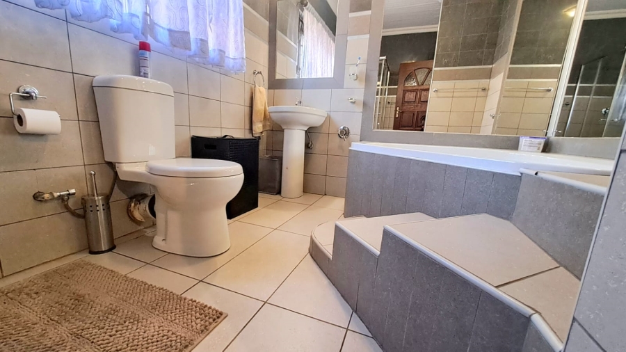3 Bedroom Property for Sale in Three Rivers Gauteng