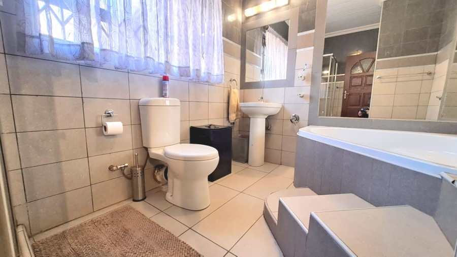 3 Bedroom Property for Sale in Three Rivers Gauteng
