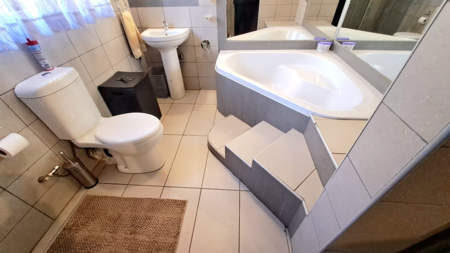 3 Bedroom Property for Sale in Three Rivers Gauteng