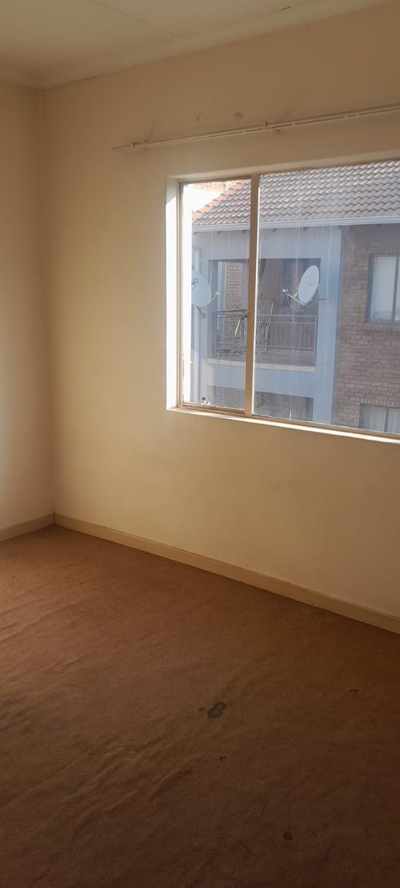 2 Bedroom Property for Sale in Vorna Valley Gauteng
