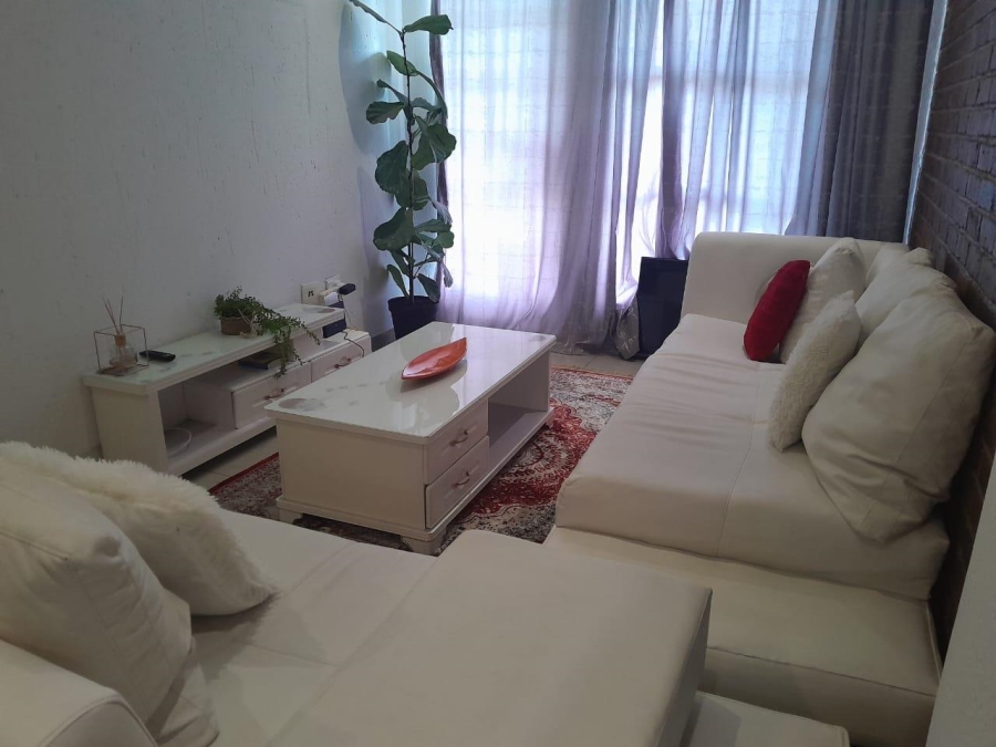 2 Bedroom Property for Sale in Buccleuch Gauteng