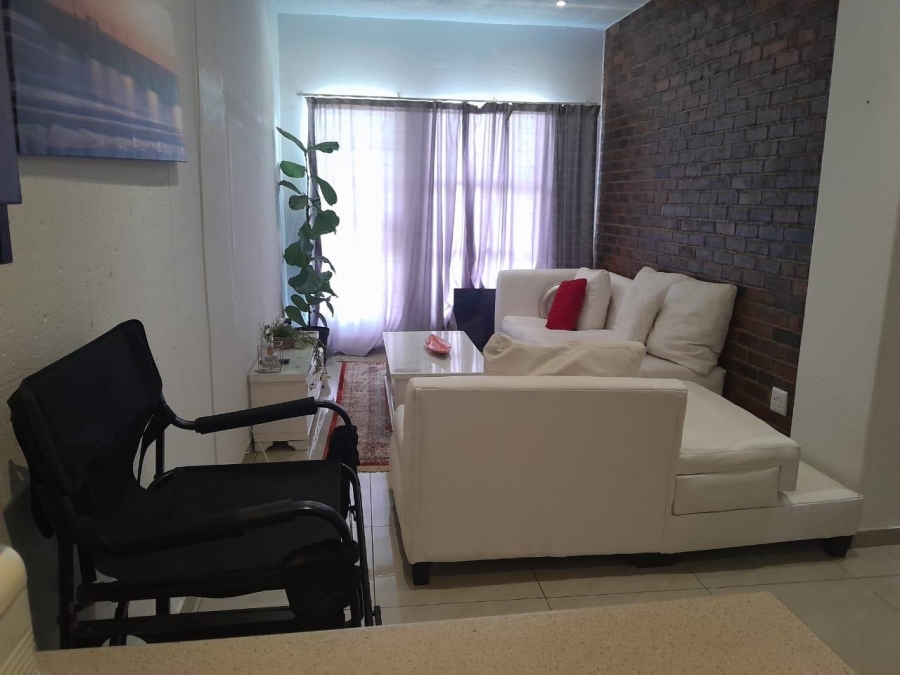 2 Bedroom Property for Sale in Buccleuch Gauteng