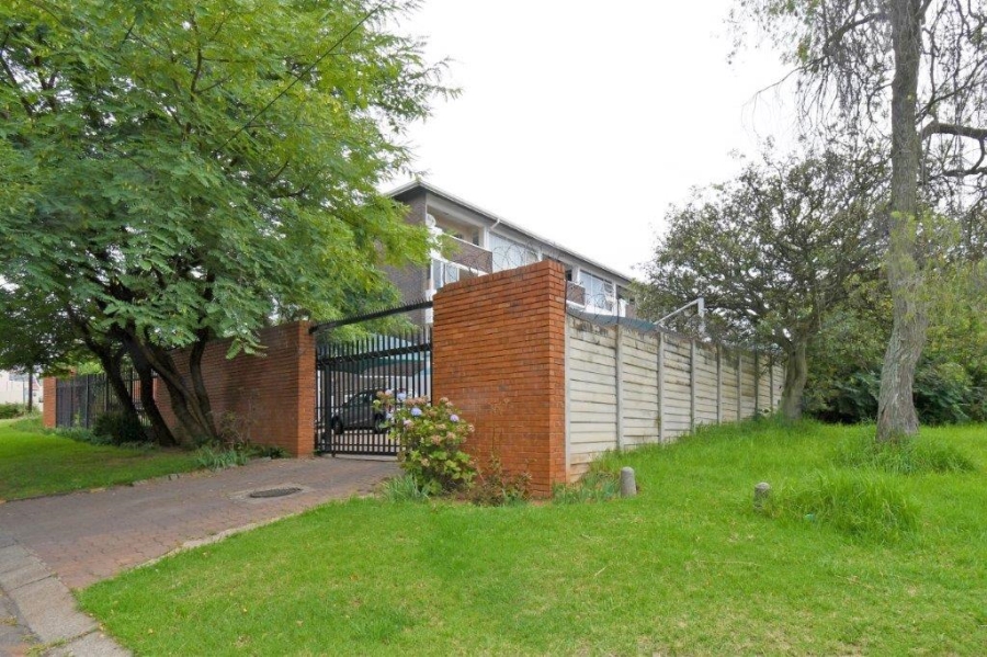 2 Bedroom Property for Sale in Fairmount Gauteng