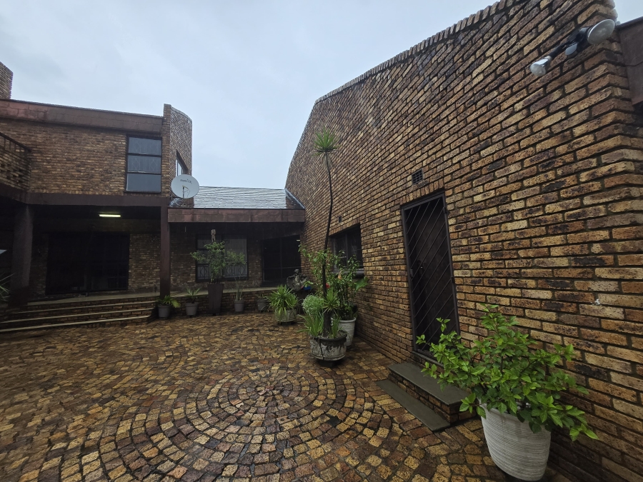4 Bedroom Property for Sale in Marlboro Gauteng