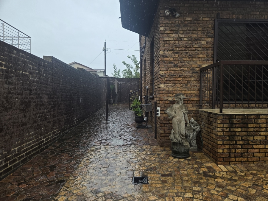 4 Bedroom Property for Sale in Marlboro Gauteng