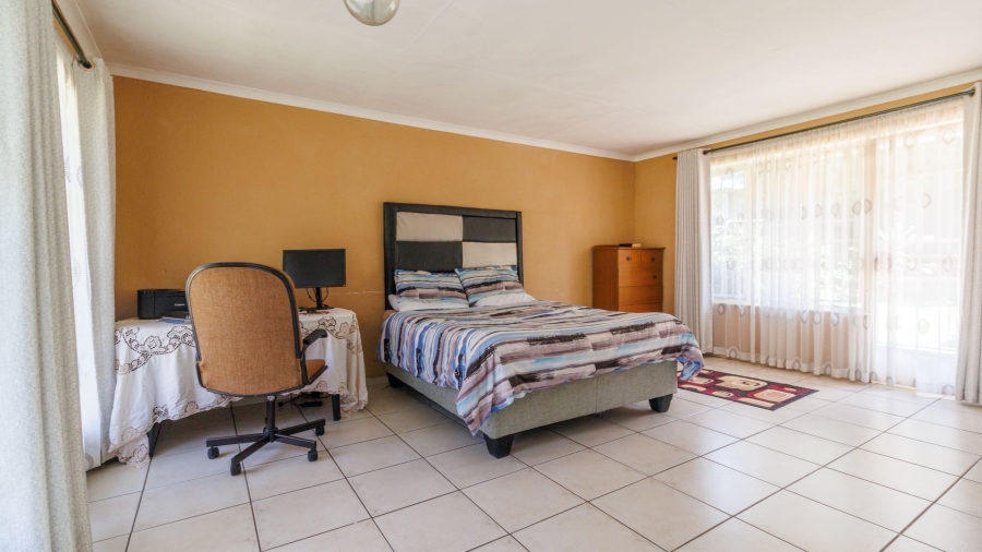 4 Bedroom Property for Sale in Mulbarton Gauteng