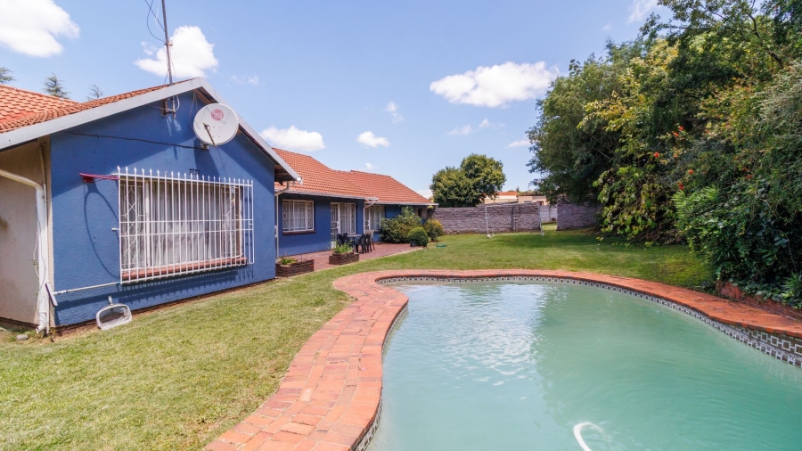 4 Bedroom Property for Sale in Mulbarton Gauteng