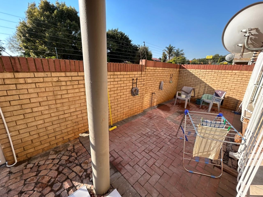 2 Bedroom Property for Sale in Kenleaf Gauteng