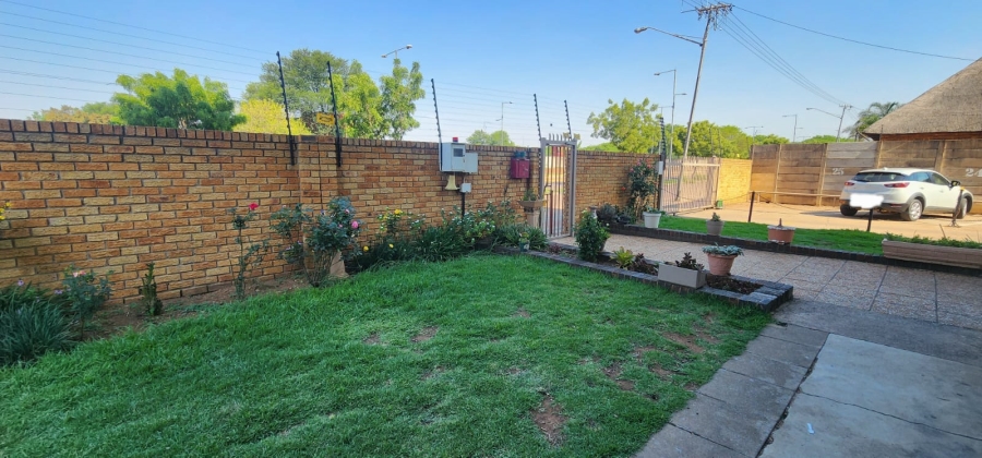 1 Bedroom Property for Sale in Eloffsdal Gauteng