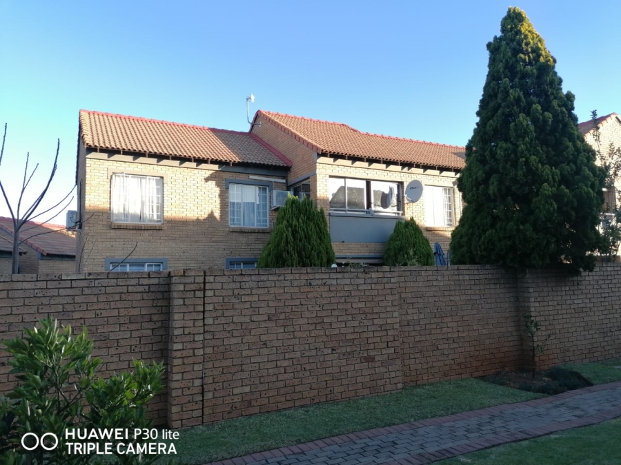 2 Bedroom Property for Sale in Equestria Gauteng