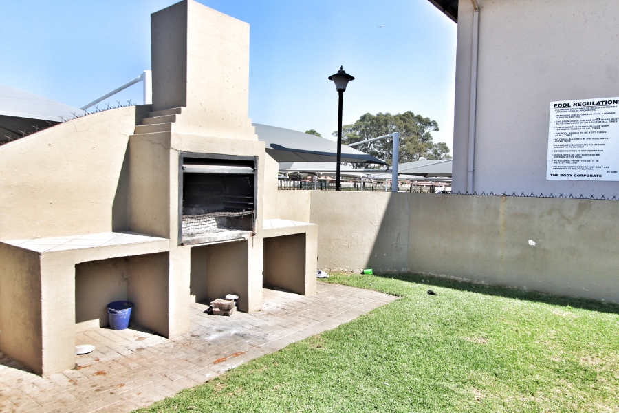 1 Bedroom Property for Sale in Klippoortje Gauteng