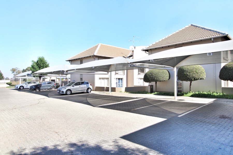 1 Bedroom Property for Sale in Klippoortje Gauteng