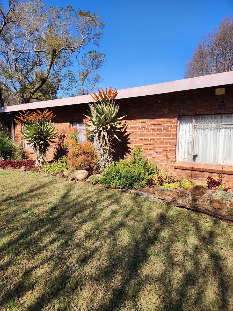 7 Bedroom Property for Sale in Doornkraal Gauteng