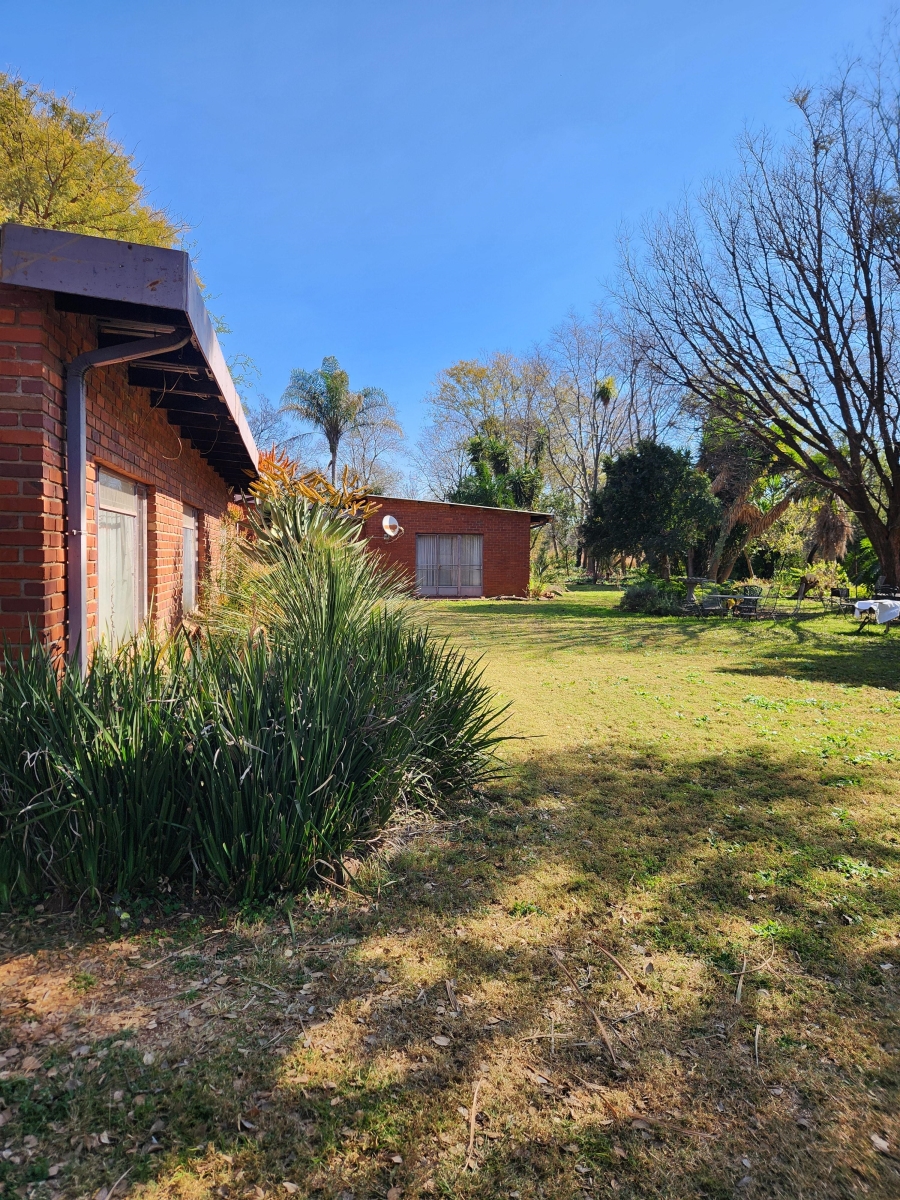 7 Bedroom Property for Sale in Doornkraal Gauteng