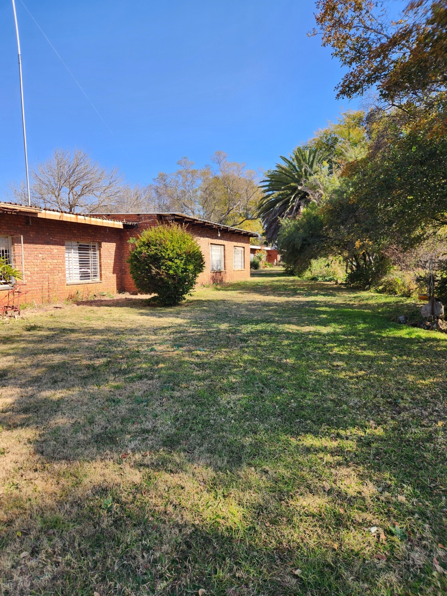 7 Bedroom Property for Sale in Doornkraal Gauteng