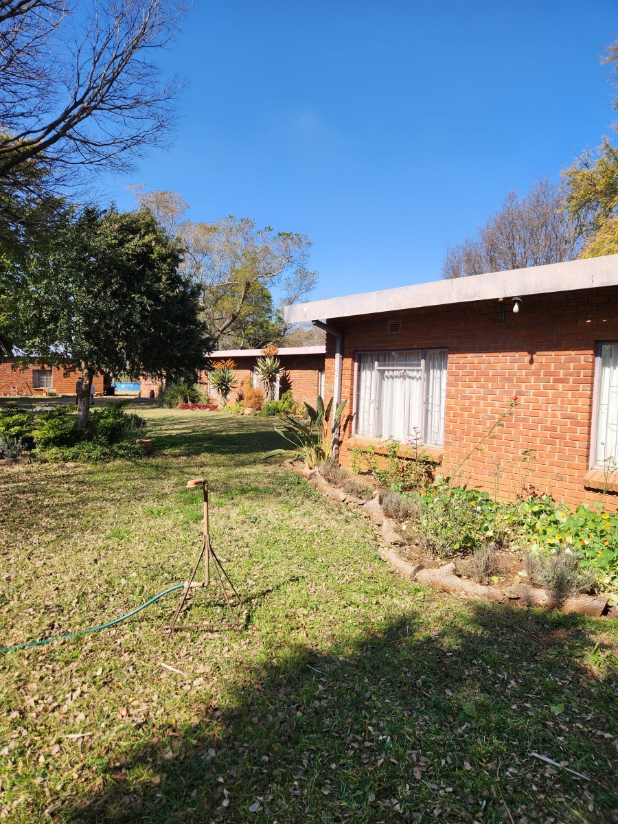 7 Bedroom Property for Sale in Doornkraal Gauteng