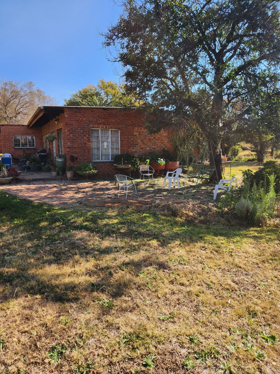 7 Bedroom Property for Sale in Doornkraal Gauteng