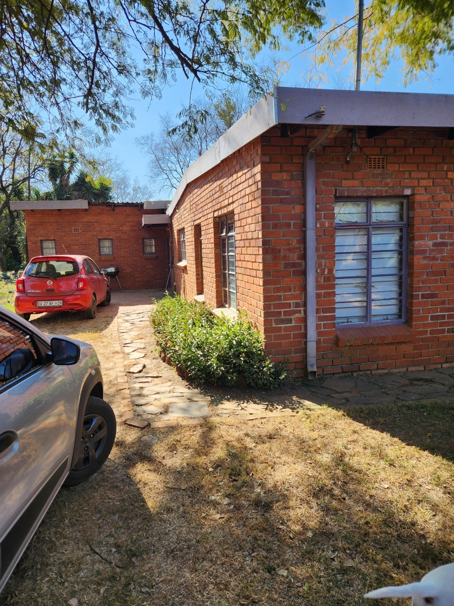 7 Bedroom Property for Sale in Doornkraal Gauteng