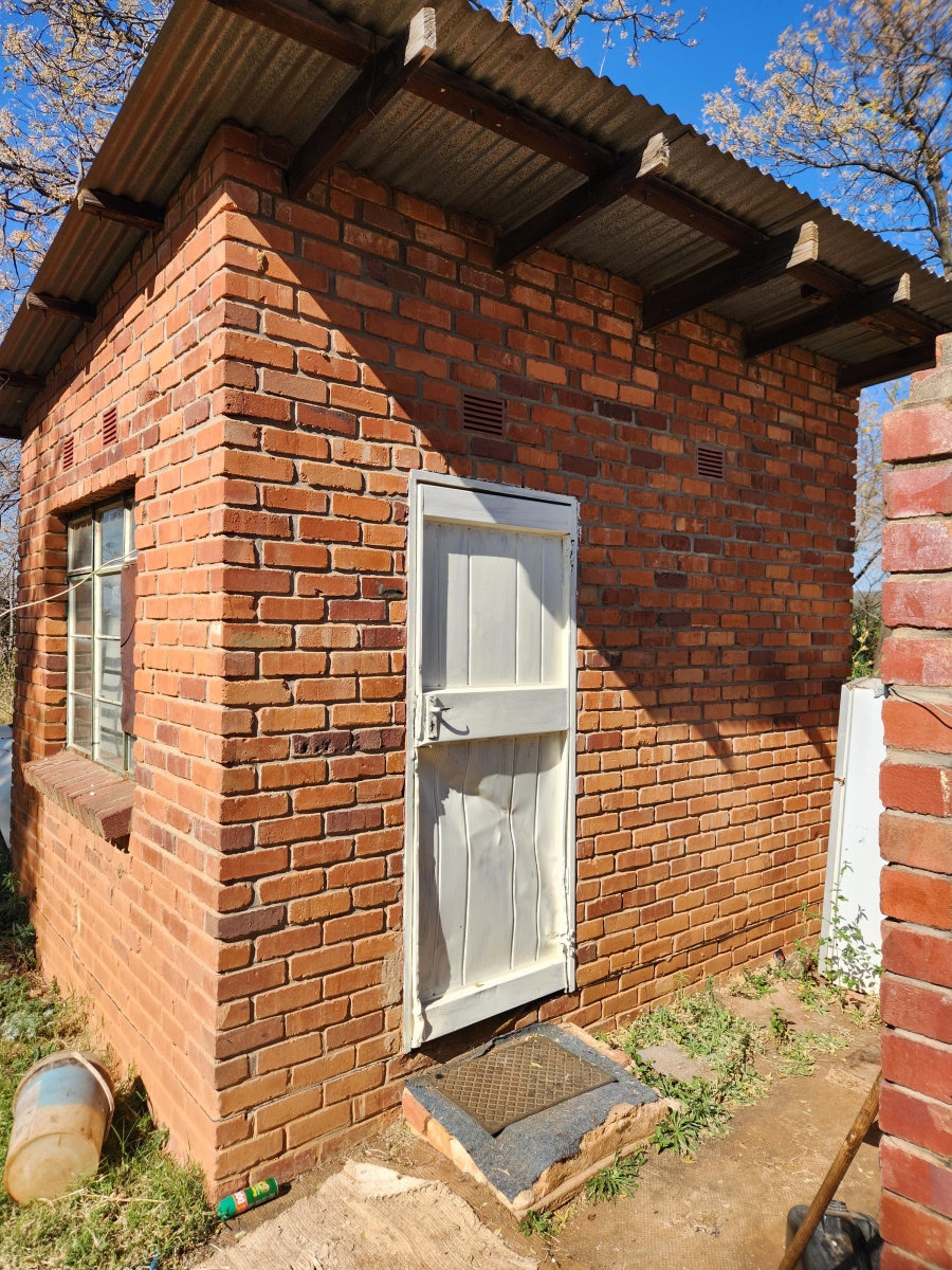7 Bedroom Property for Sale in Doornkraal Gauteng