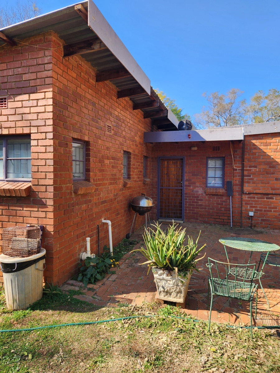 7 Bedroom Property for Sale in Doornkraal Gauteng