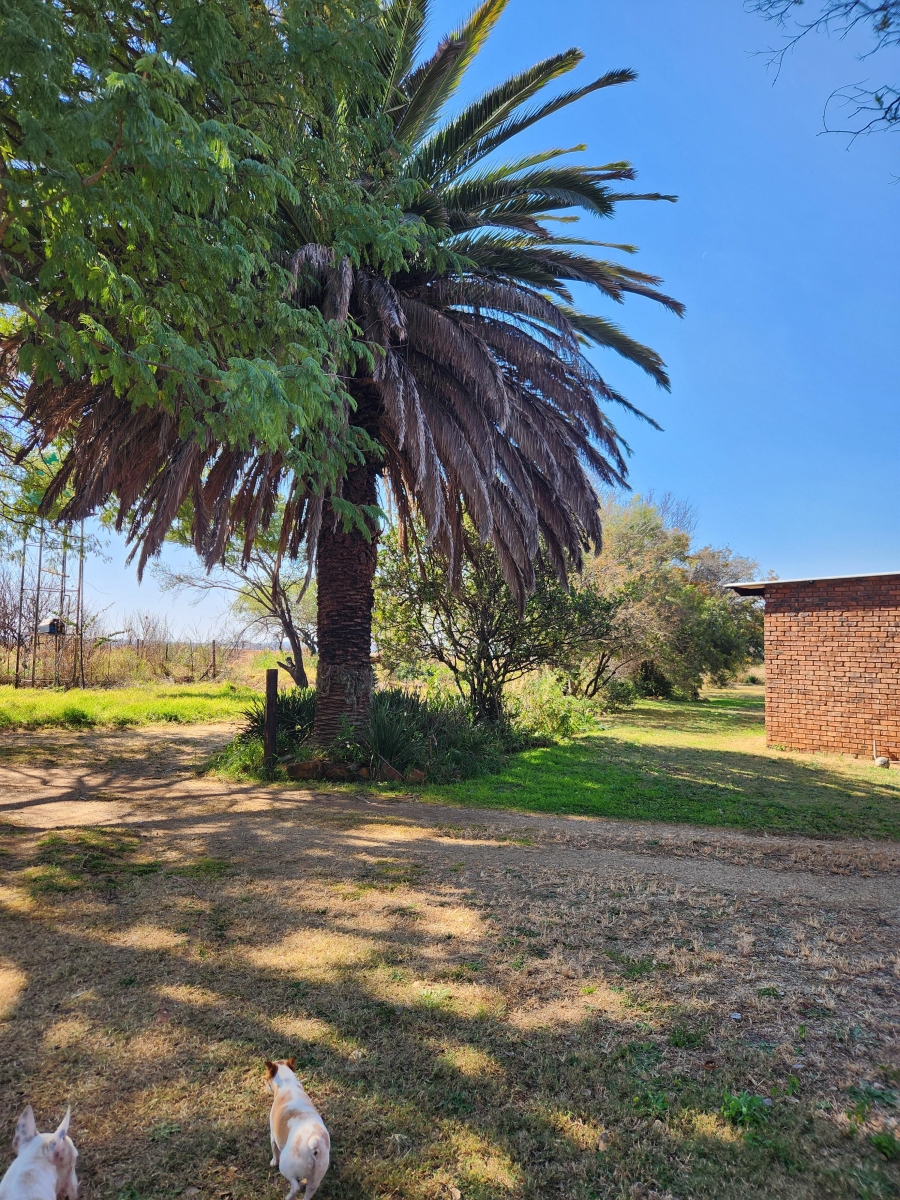 7 Bedroom Property for Sale in Doornkraal Gauteng