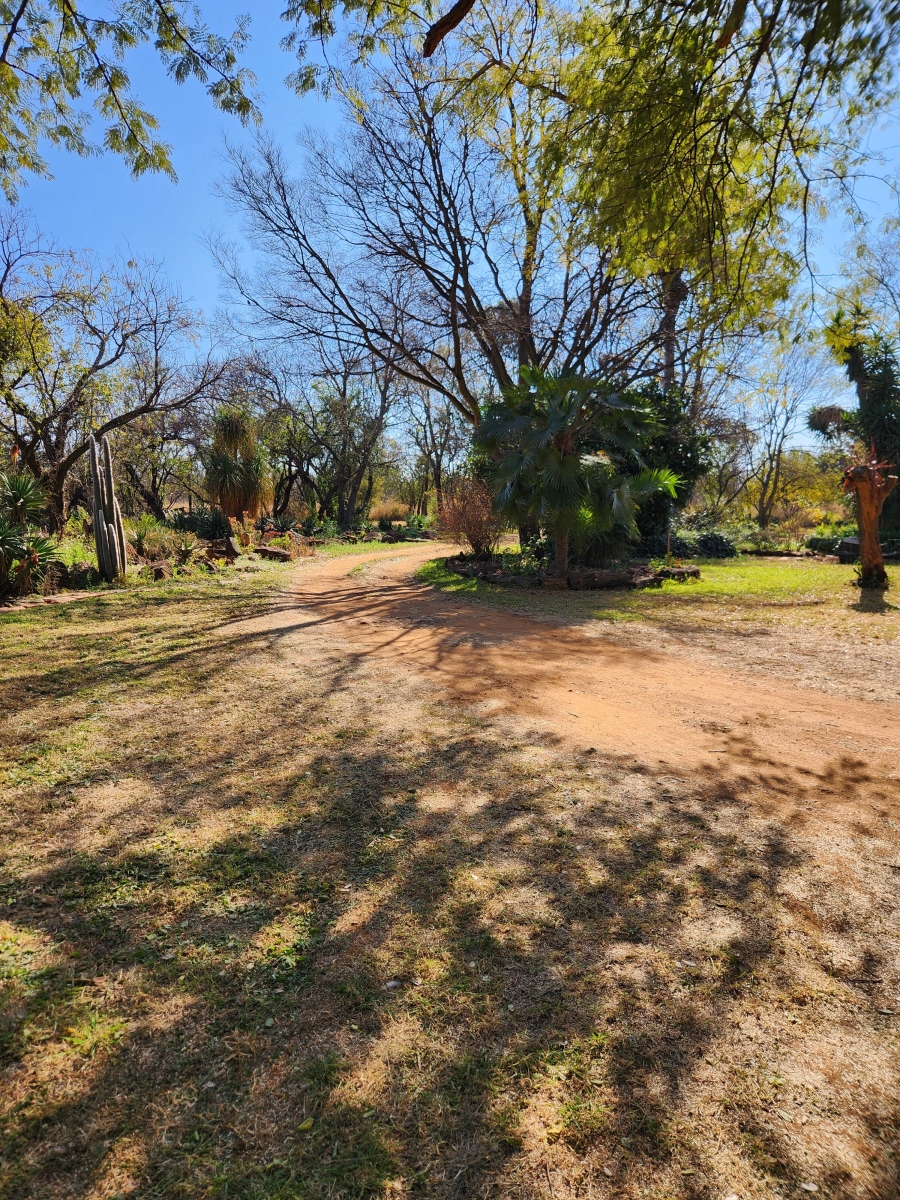 7 Bedroom Property for Sale in Doornkraal Gauteng